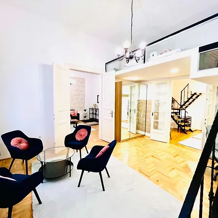 Апартаменты Izabella Street *